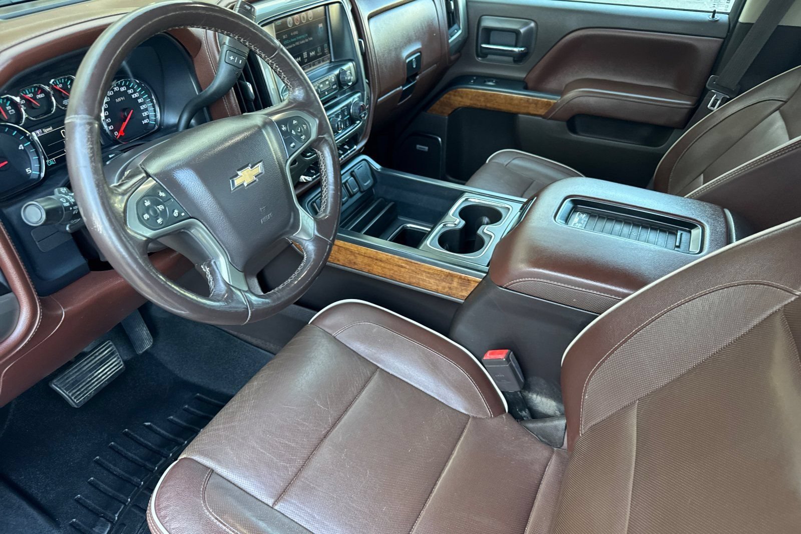 Used 2017 Chevrolet Silverado 2500 High Country w/ Duramax Plus Package AWD/4WD image 26