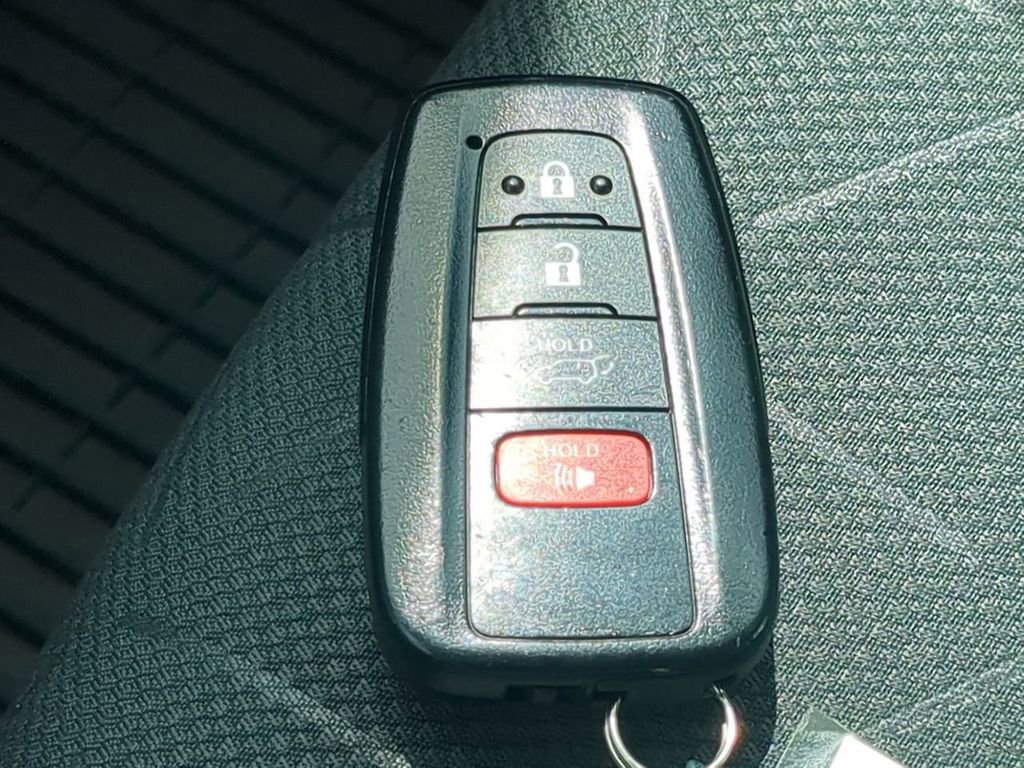 Used 2023 Toyota RAV4 XLE w/ Convenience Package image 29