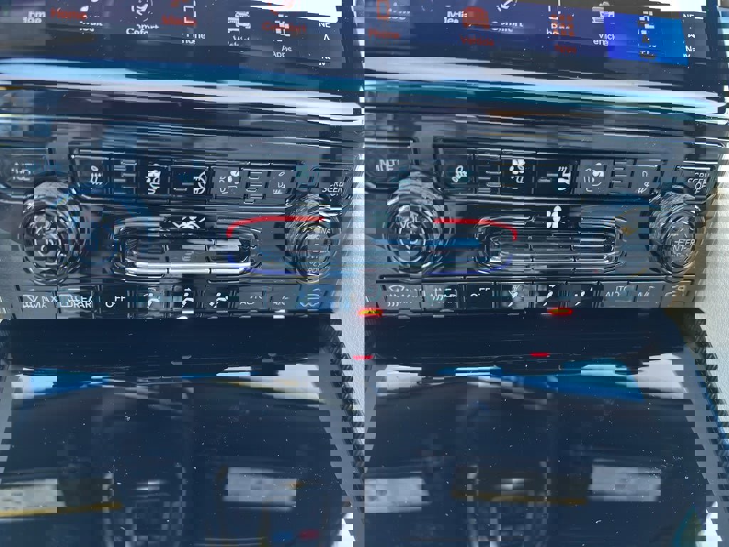 New 2025 Jeep Grand Cherokee Limited w/ Luxury Tech Group II image 18