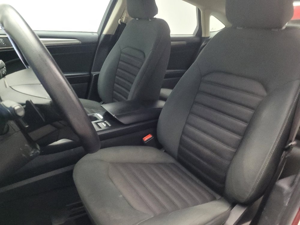 Used 2019 Ford Fusion SE FWD image 17