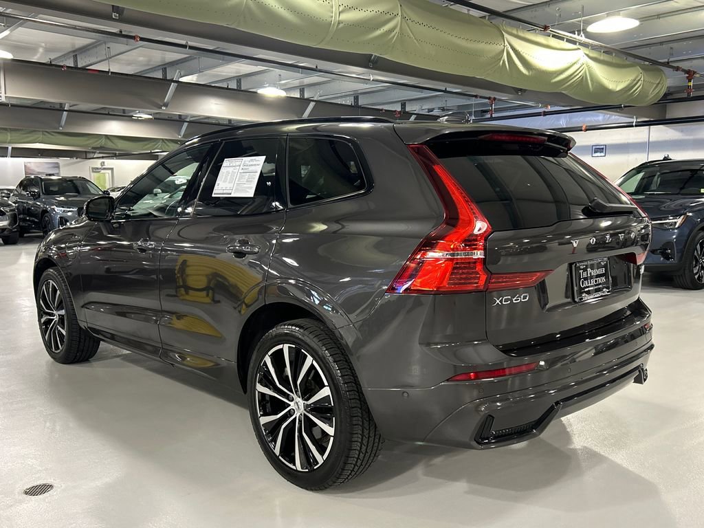 Certified 2023 Volvo XC60 T8 Ultimate w/ Climate Package image 4