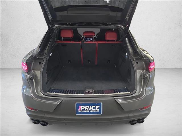 Used 2022 Porsche Cayenne S image 13