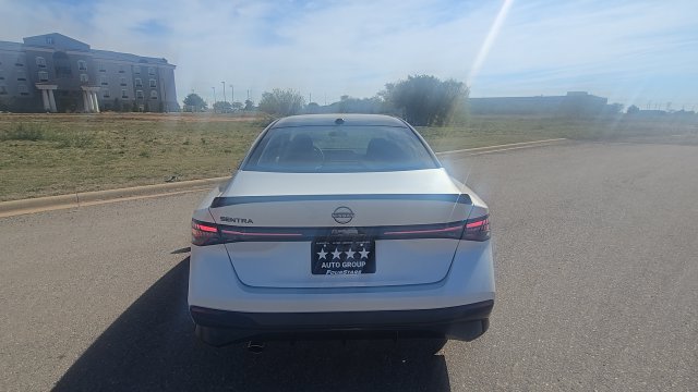 Used 2027 Nissan Sentra SR w/ SR All Weather Package FWD image 16