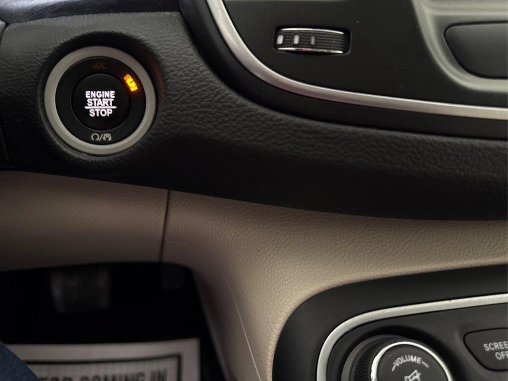Used 2017 Chrysler 200 Limited Platinum FWD image 34