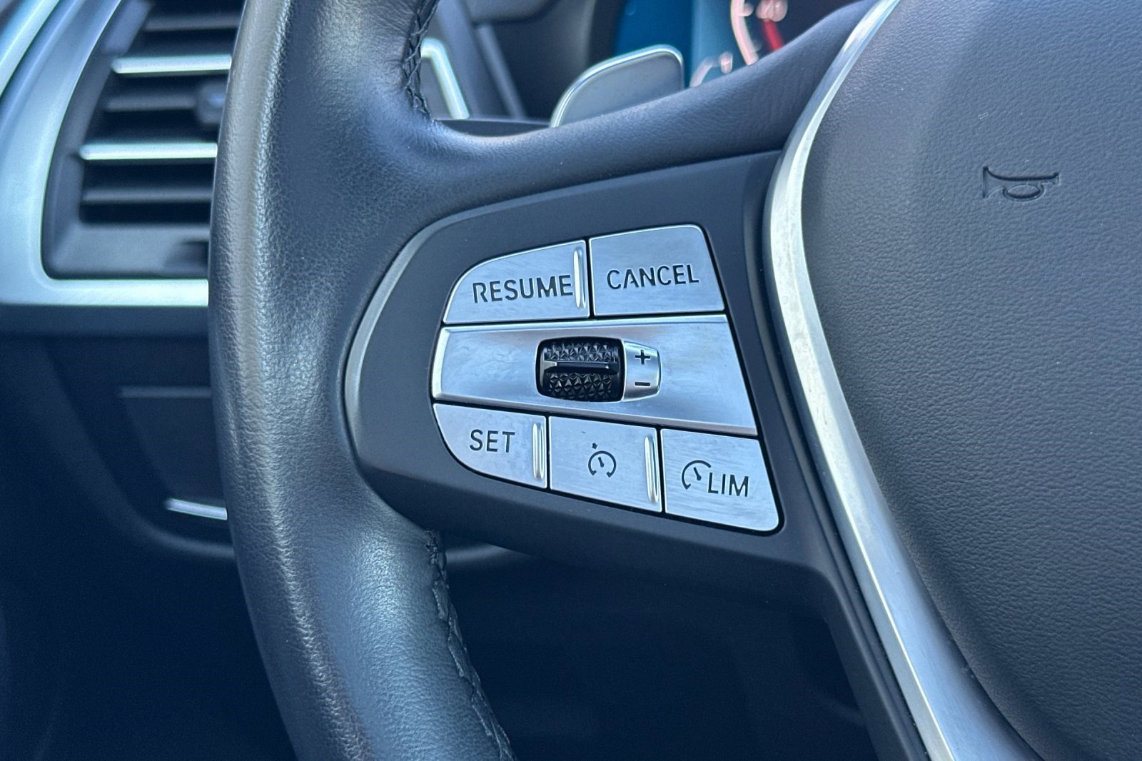 Used 2024 BMW X3 xDrive30i w/ Premium Package image 31