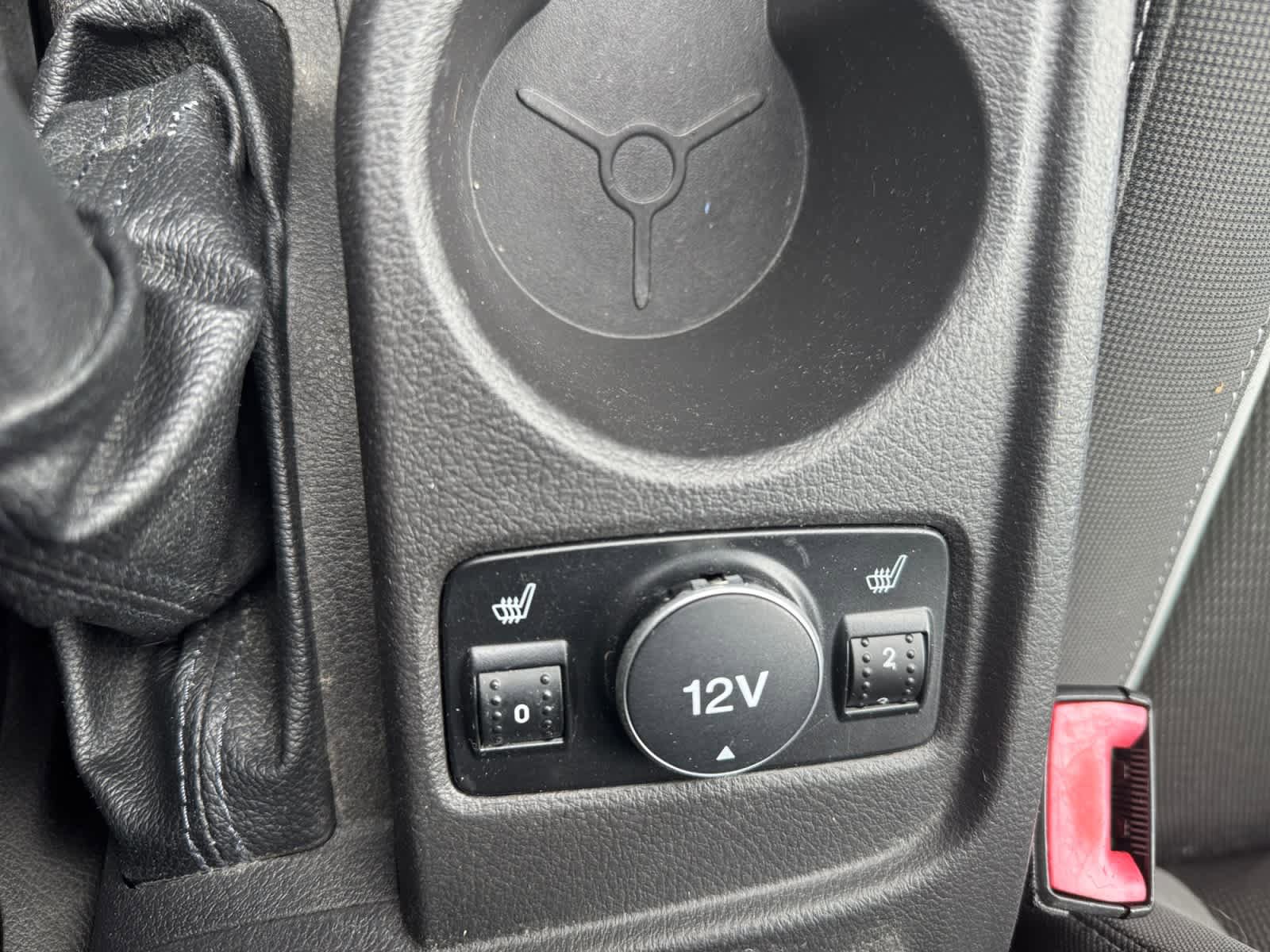 Used 2012 Ford Focus SE w/ SE Sport Pkg FWD image 4