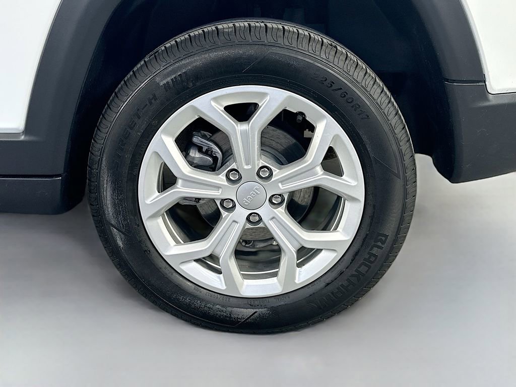 Used 2024 Jeep Compass Latitude image 34