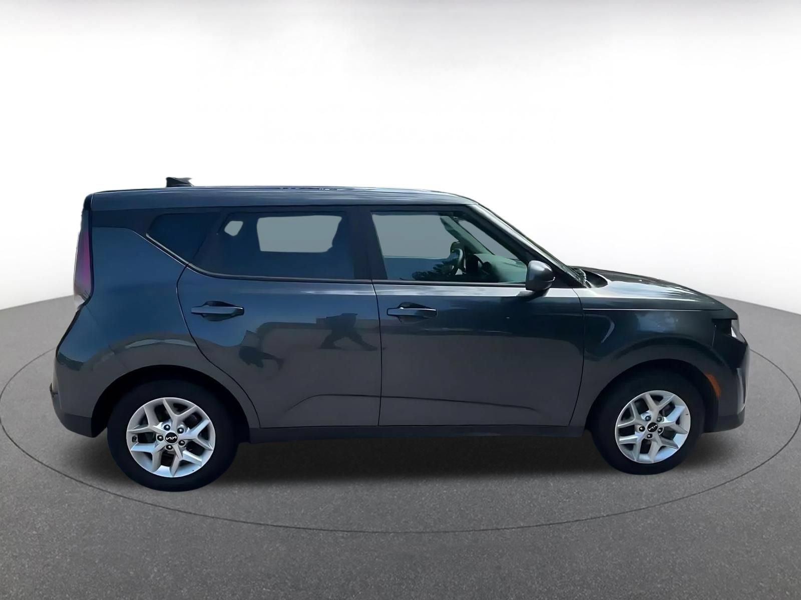 Used 2025 Kia Soul LX w/ LX Technology Package FWD image 15