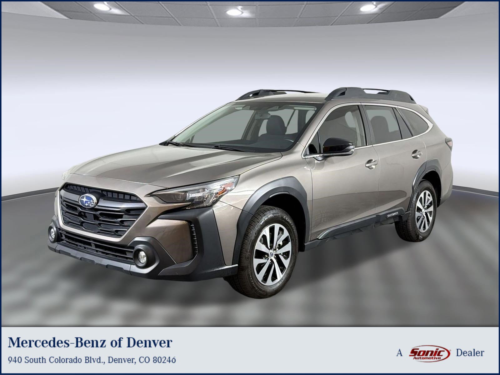 Used 2024 Subaru Outback Premium AWD/4WD image 1