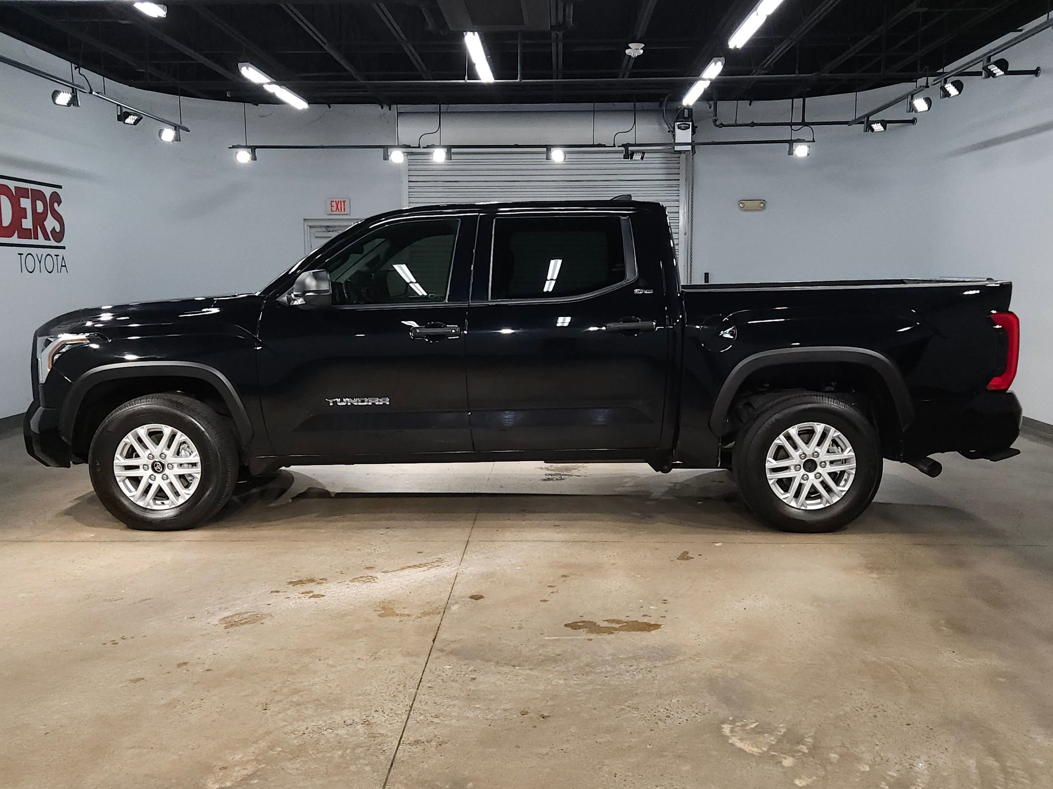 Used 2025 Toyota Tundra SR5 image 4