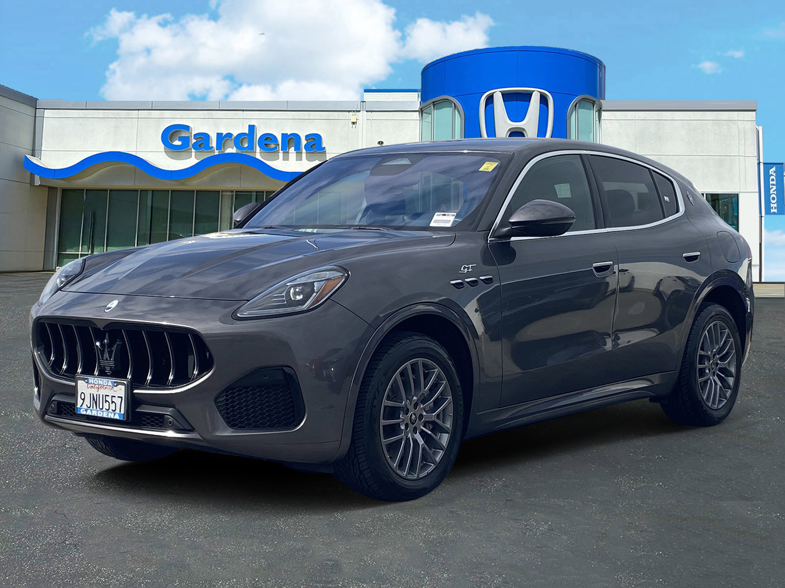 Used 2024 Maserati Grecale GT image 3