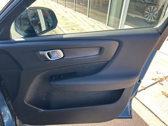 Certified 2025 Volvo XC40 B5 Plus image 14