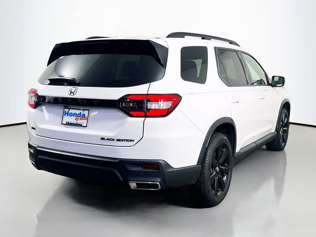 Certified 2025 Honda Pilot Black Edition image 23