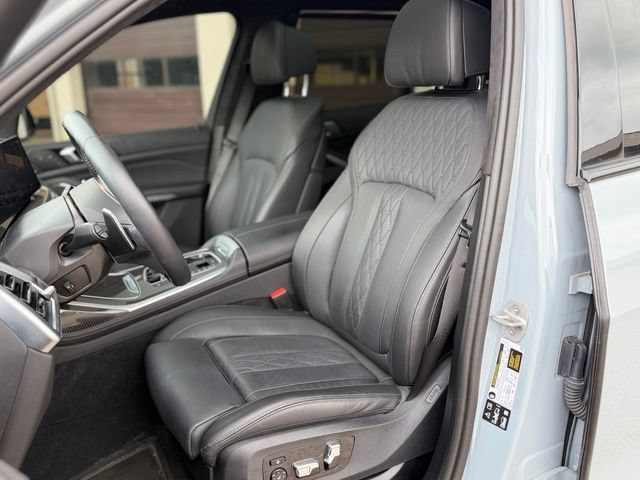 Used 2025 BMW X7 M60i AWD/4WD image 57