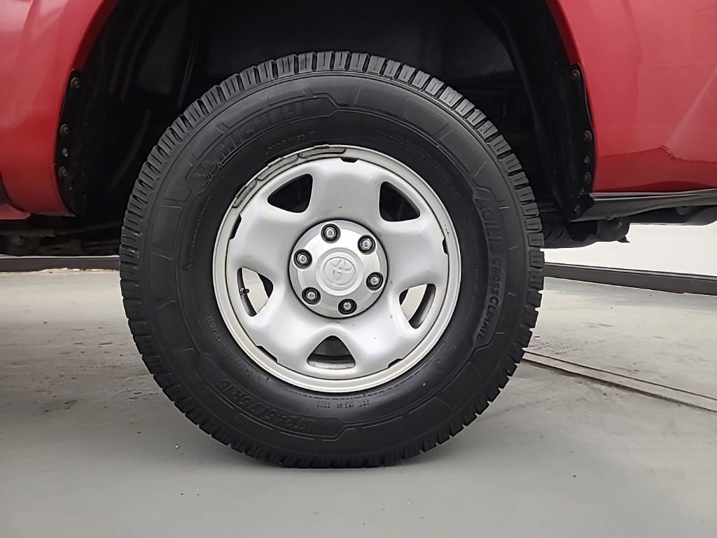 Used 2016 Toyota Tacoma SR image 10