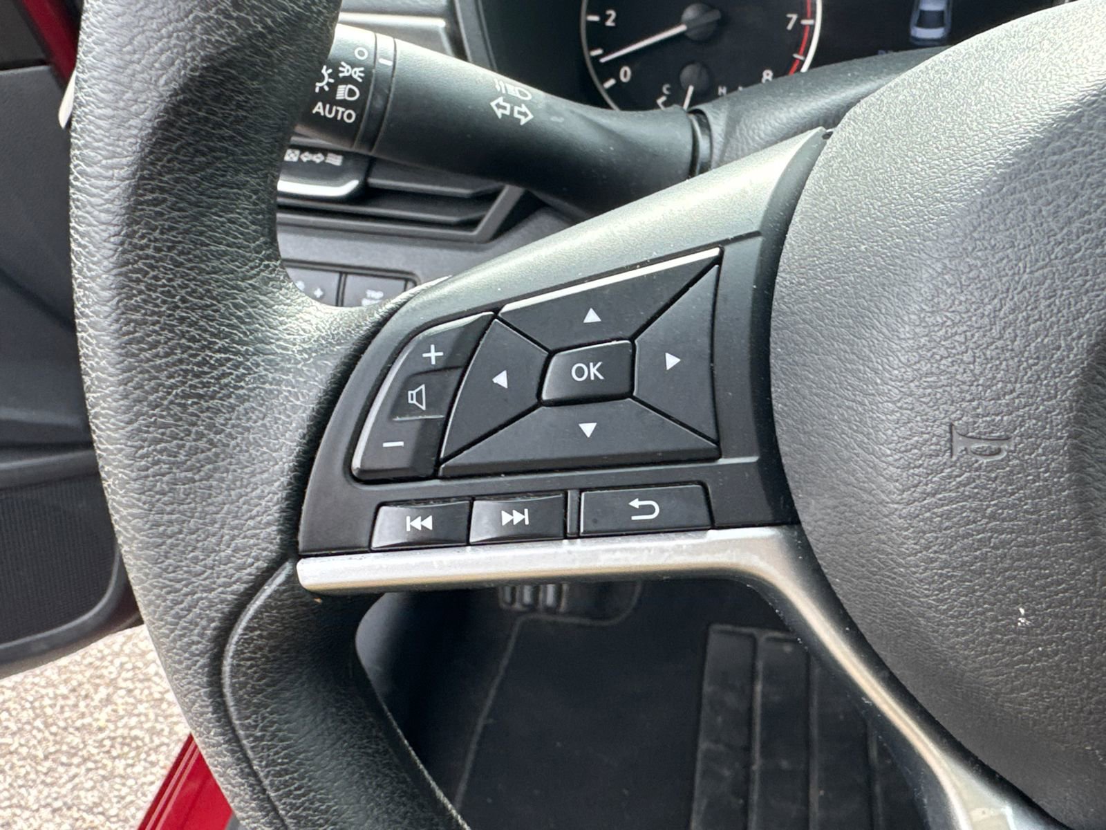 Used 2024 Nissan Altima 2.5 SV image 25