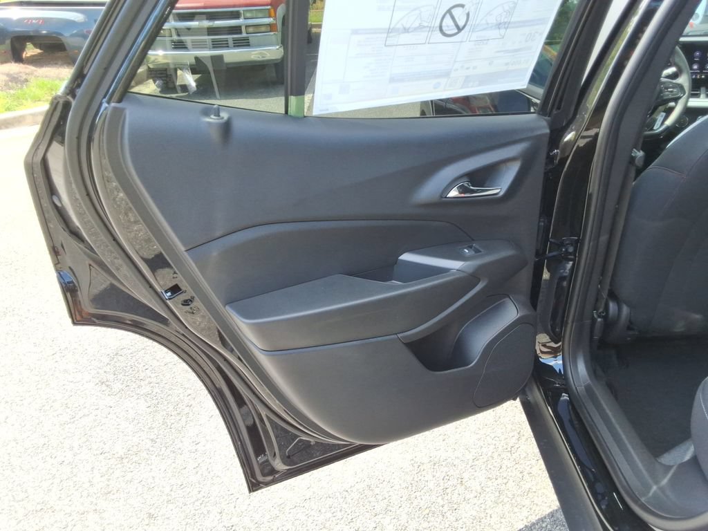 New 2026 Chevrolet Trax RS w/ Sunroof Package FWD image 15