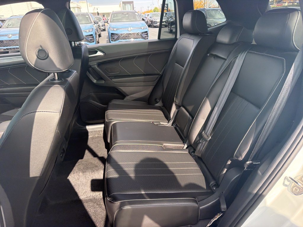 Certified 2024 Volkswagen Tiguan SE R-Line AWD/4WD image 22