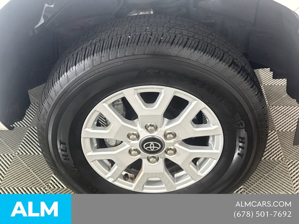 Used 2024 Toyota Tacoma SR5 AWD/4WD image 15