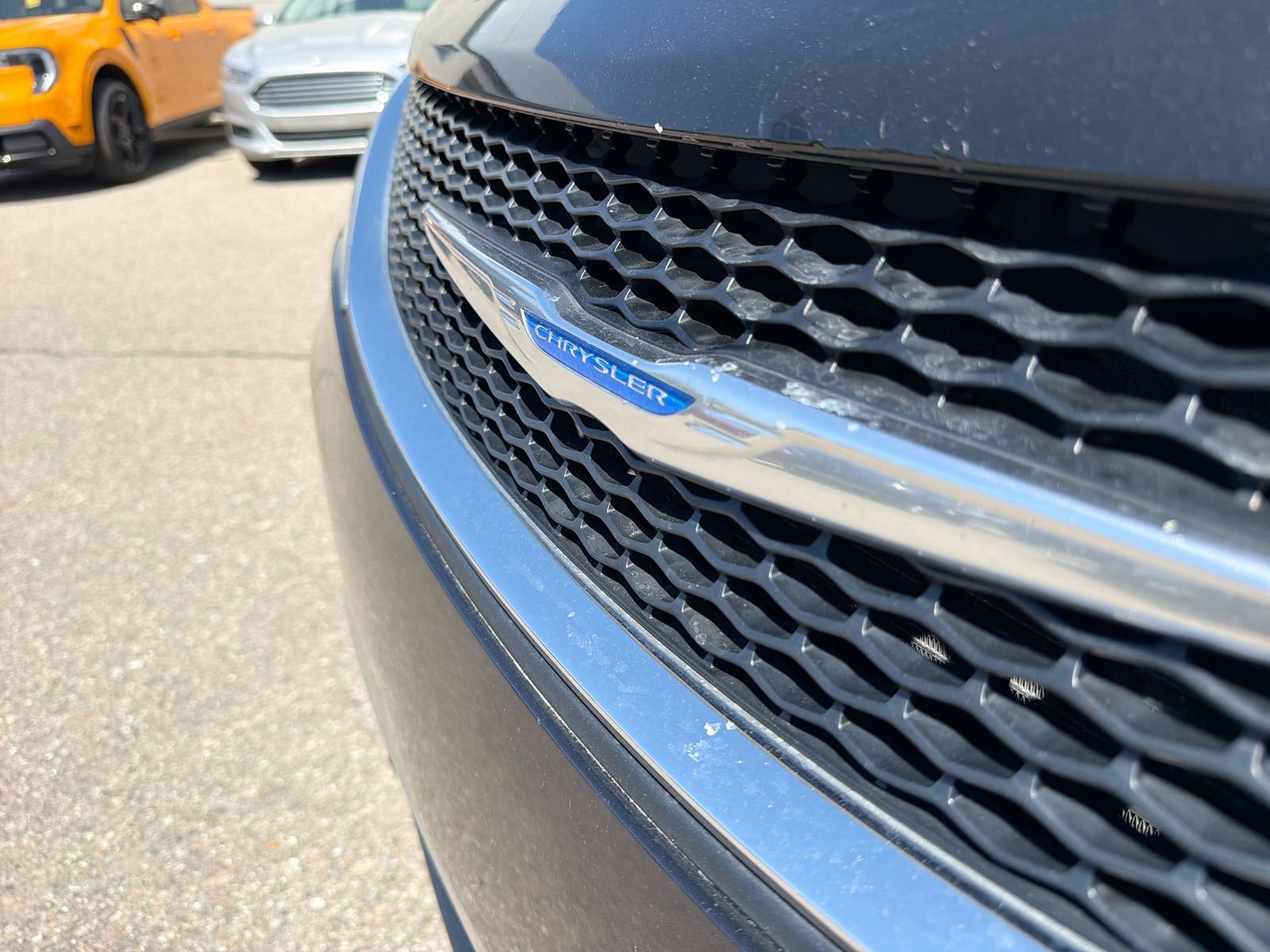 Used 2018 Chrysler Pacifica Limited FWD image 13