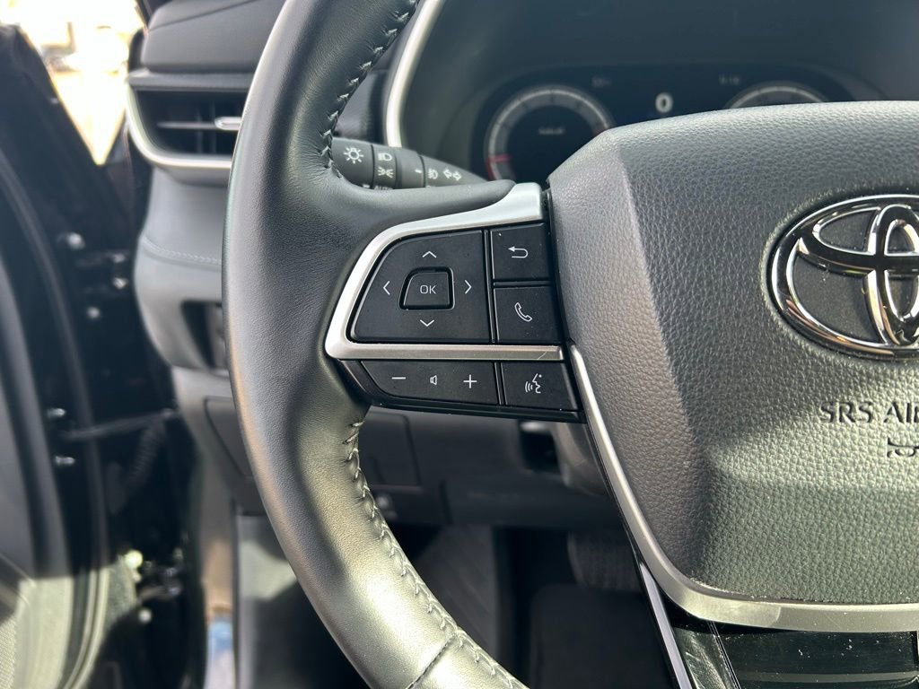 Used 2025 Toyota Highlander XSE image 14