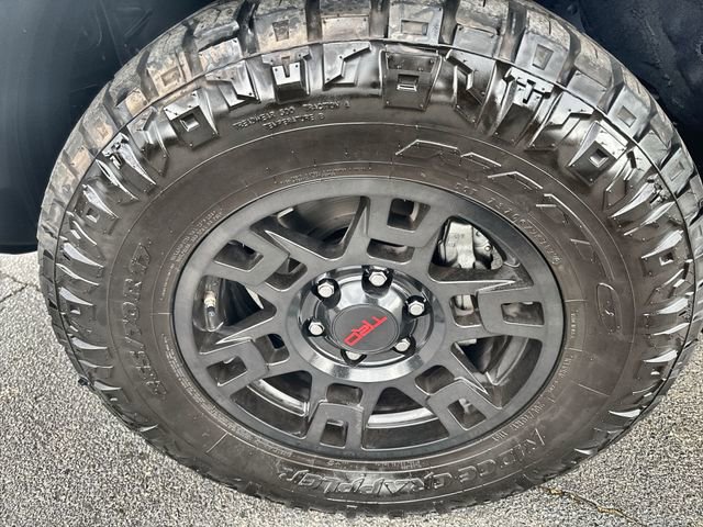 Used 2023 Toyota 4Runner TRD Off-Road Premium w/ Moonroof Package AWD/4WD image 19