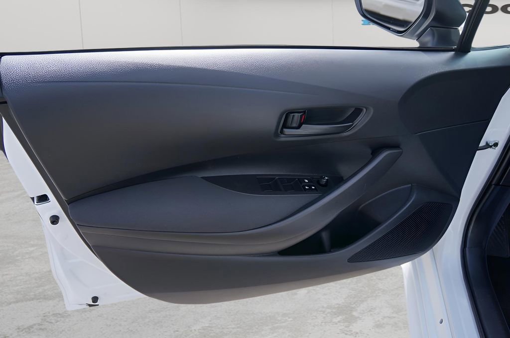 Used 2025 Toyota Corolla LE image 14