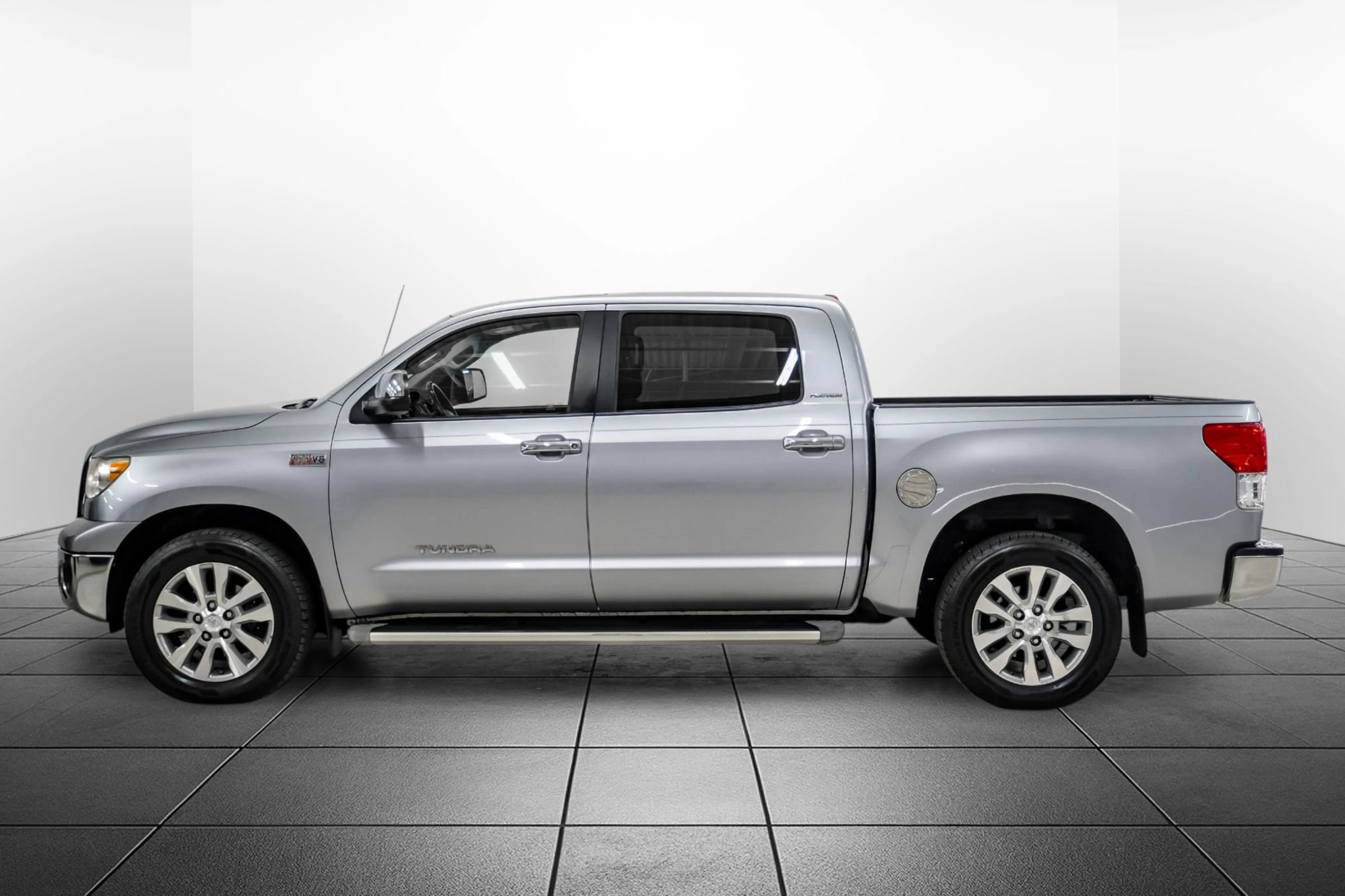 Used 2010 Toyota Tundra Limited AWD/4WD image 12
