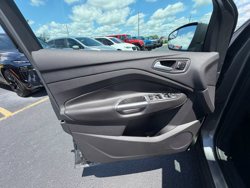Used 2013 Ford Escape Titanium FWD image 9
