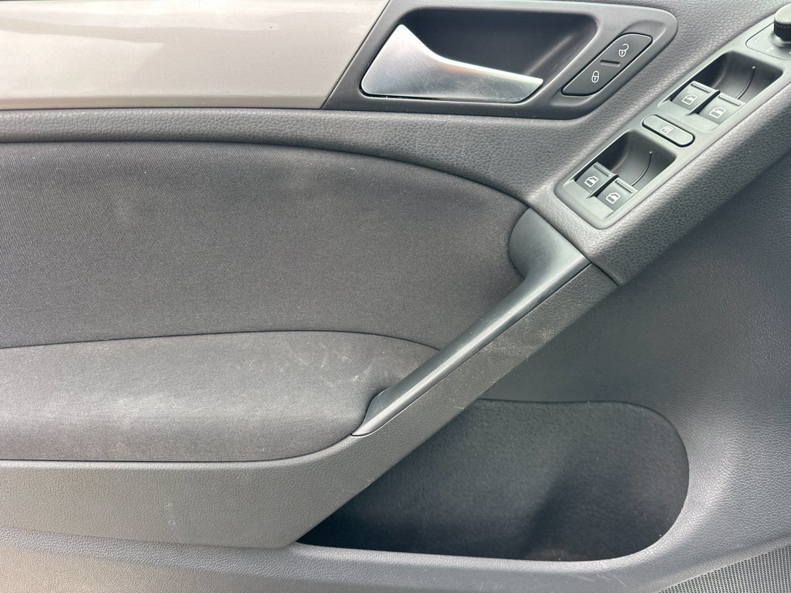 Used 2011 Volkswagen Golf TDI FWD image 10