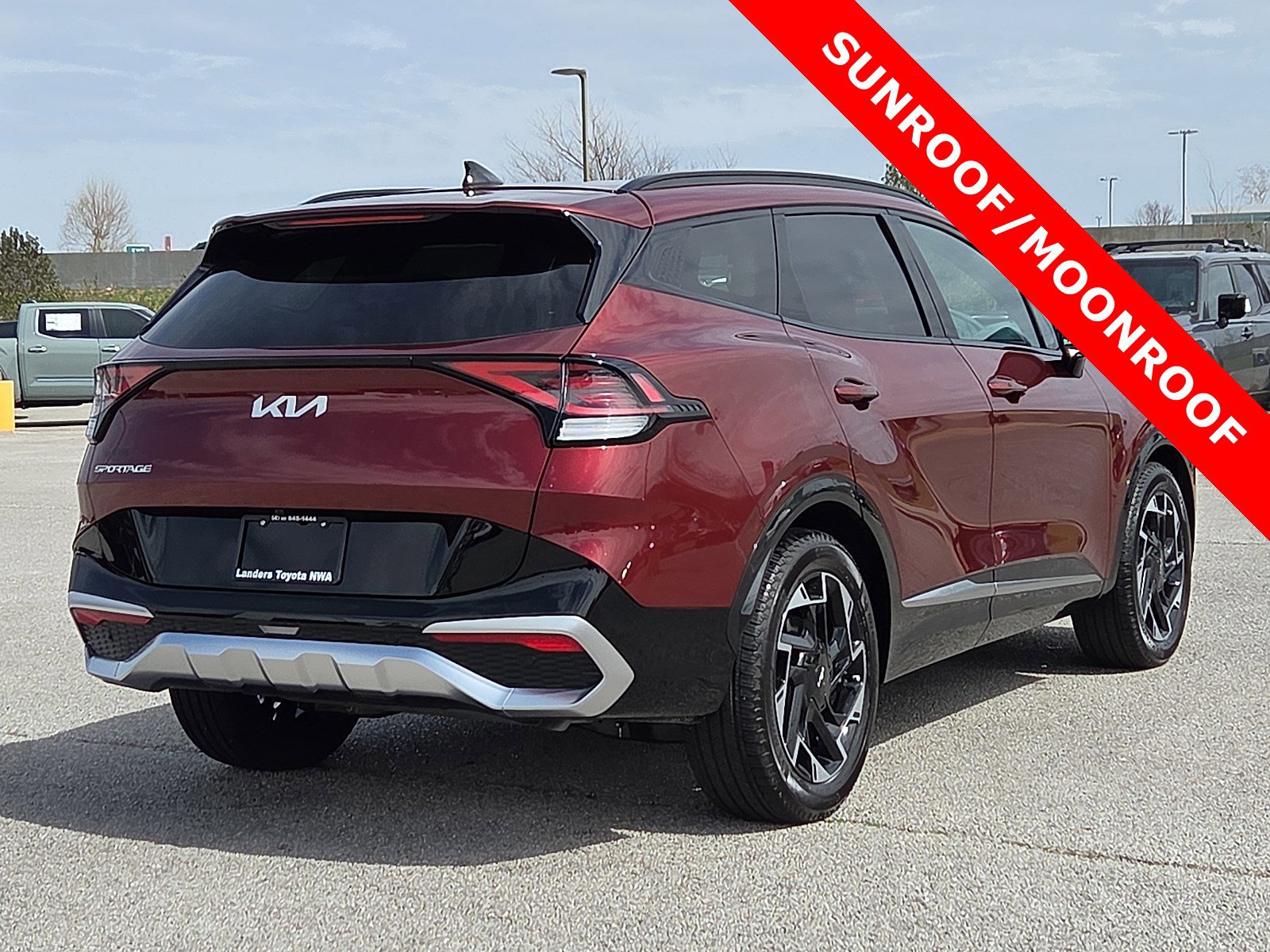 Used 2025 Kia Sportage SX image 5