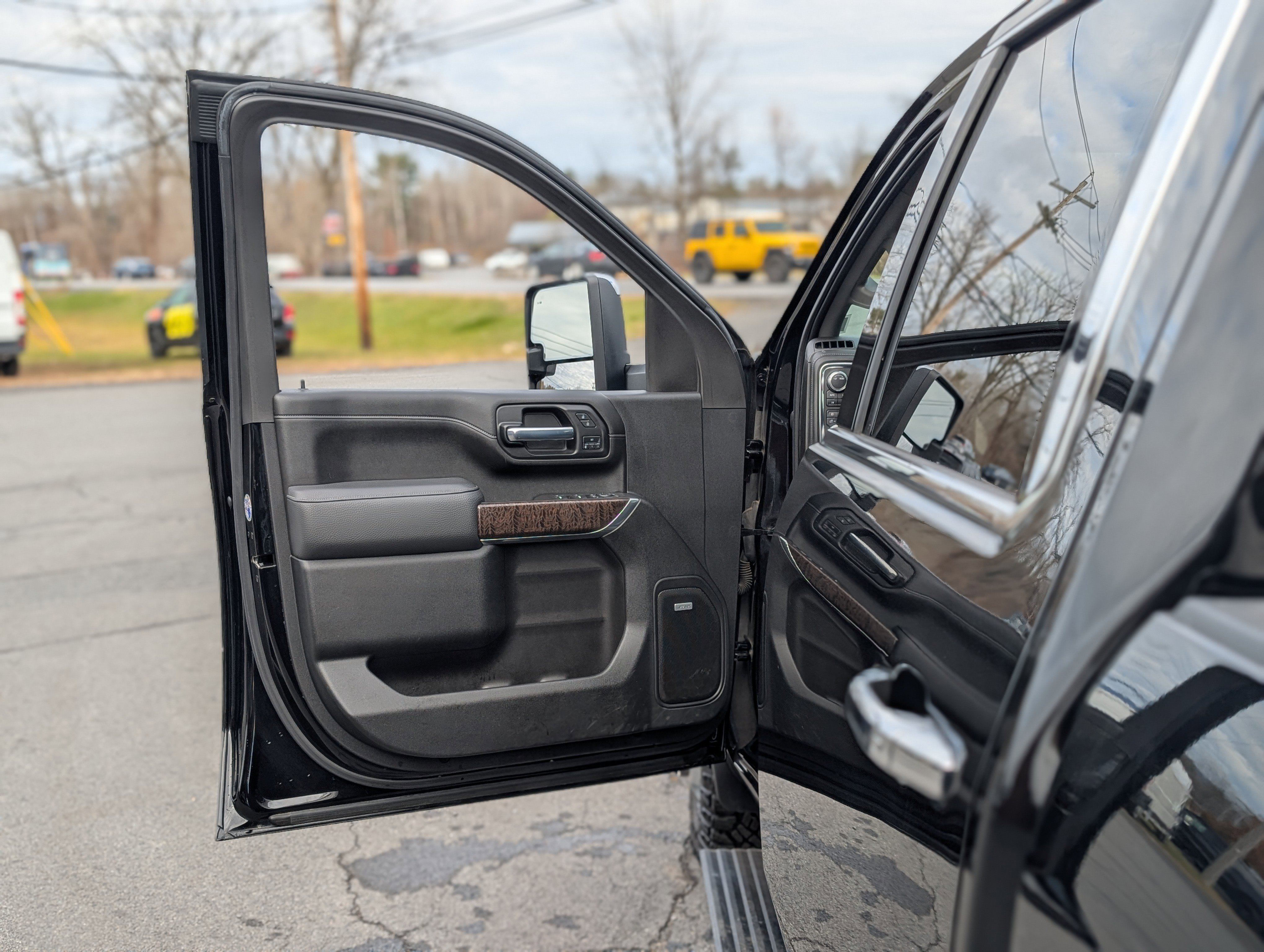 Used 2021 GMC Sierra 3500 Denali w/ Denali Ultimate Package image 35