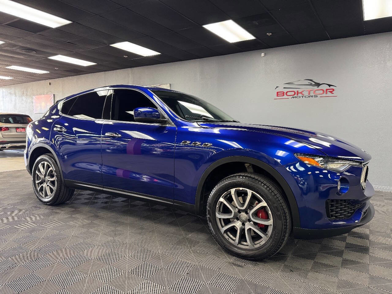 Used 2017 Maserati Levante image 2