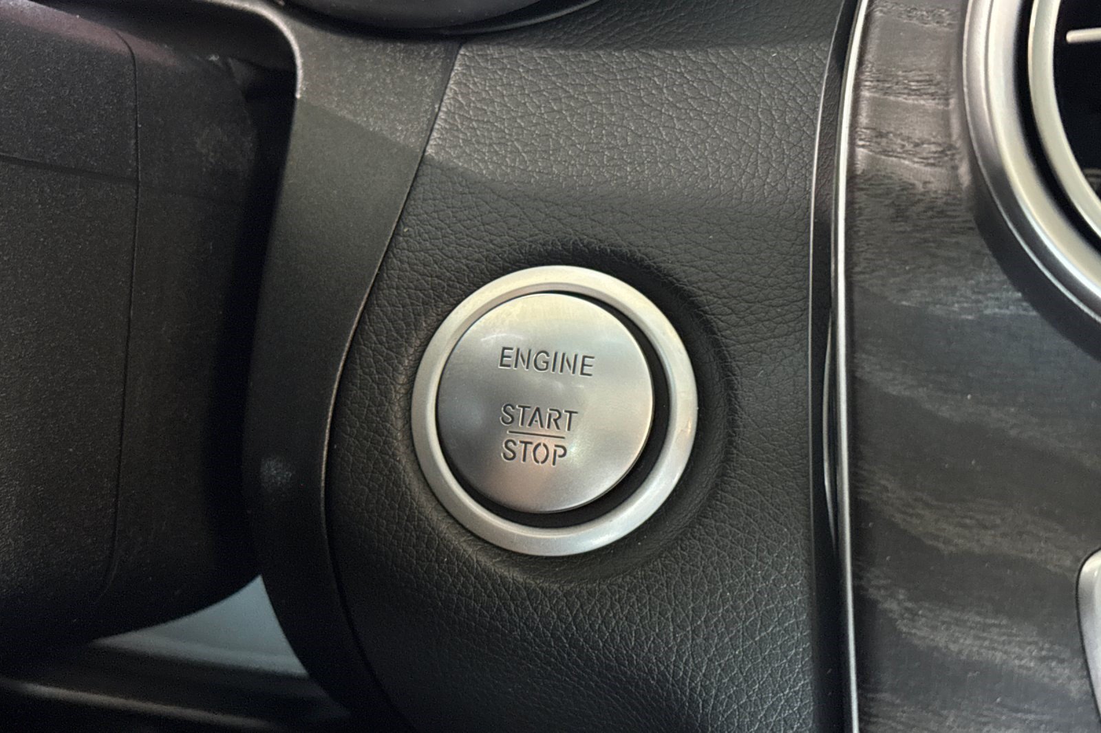 Used 2016 Mercedes-Benz C 300 Sedan image 14
