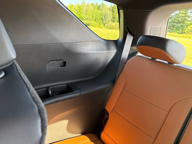 New 2027 Chevrolet Traverse Z71 w/ LPO, Floor Liner Package AWD/4WD image 49