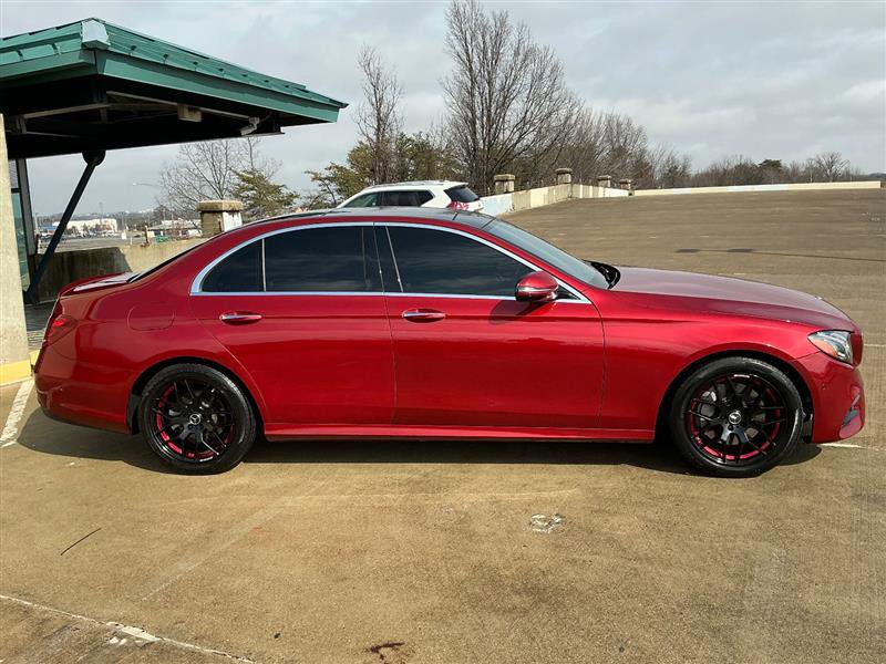 Used 2017 Mercedes-Benz E 300 4MATIC image 8