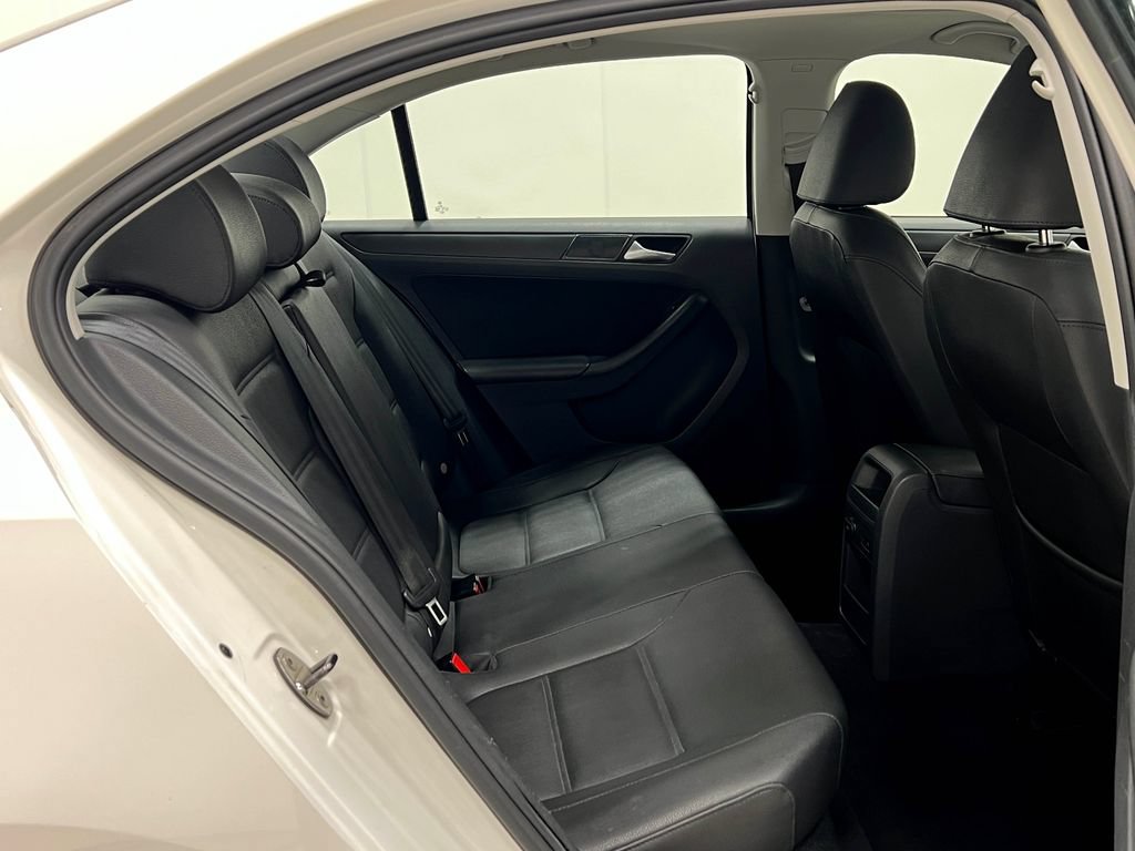 Used 2012 Volkswagen Jetta SE FWD image 30