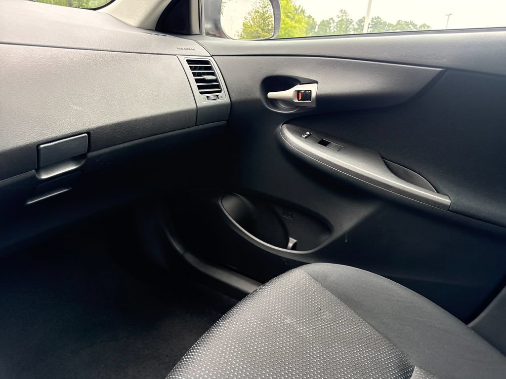Used 2009 Toyota Corolla S FWD image 17