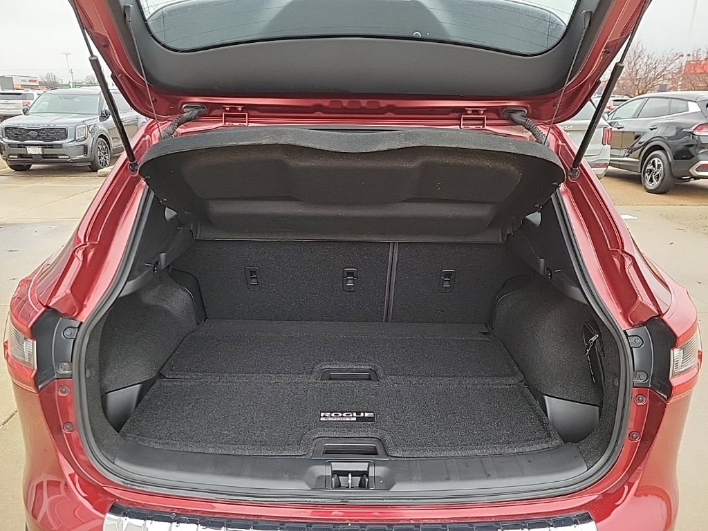 Used 2022 Nissan Rogue Sport SV image 13