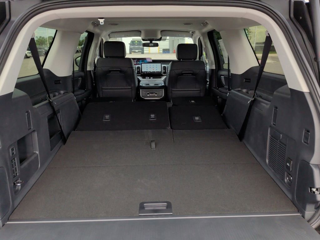 New 2026 Ford Expedition Max Active RWD image 41