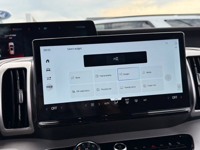 Certified 2025 Ford Expedition Max Active AWD/4WD image 32