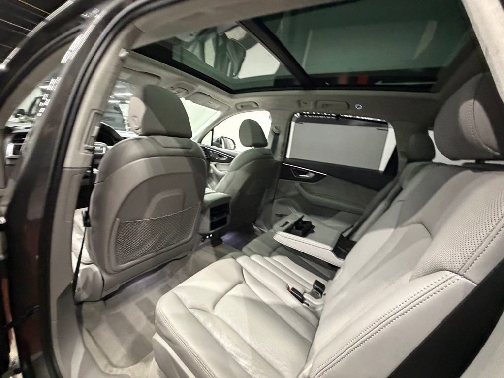 Used 2020 Audi Q7 3.0T Prestige AWD/4WD image 25