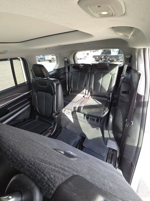 Used 2023 Jeep Grand Cherokee L Limited w/ Luxury Tech Group II AWD/4WD image 15
