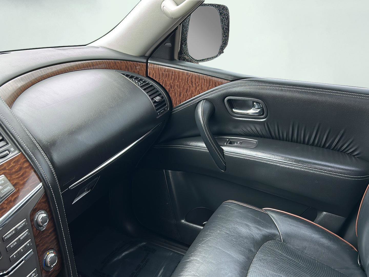 Used 2019 Nissan Armada Platinum w/ Interior Lighting Package image 28