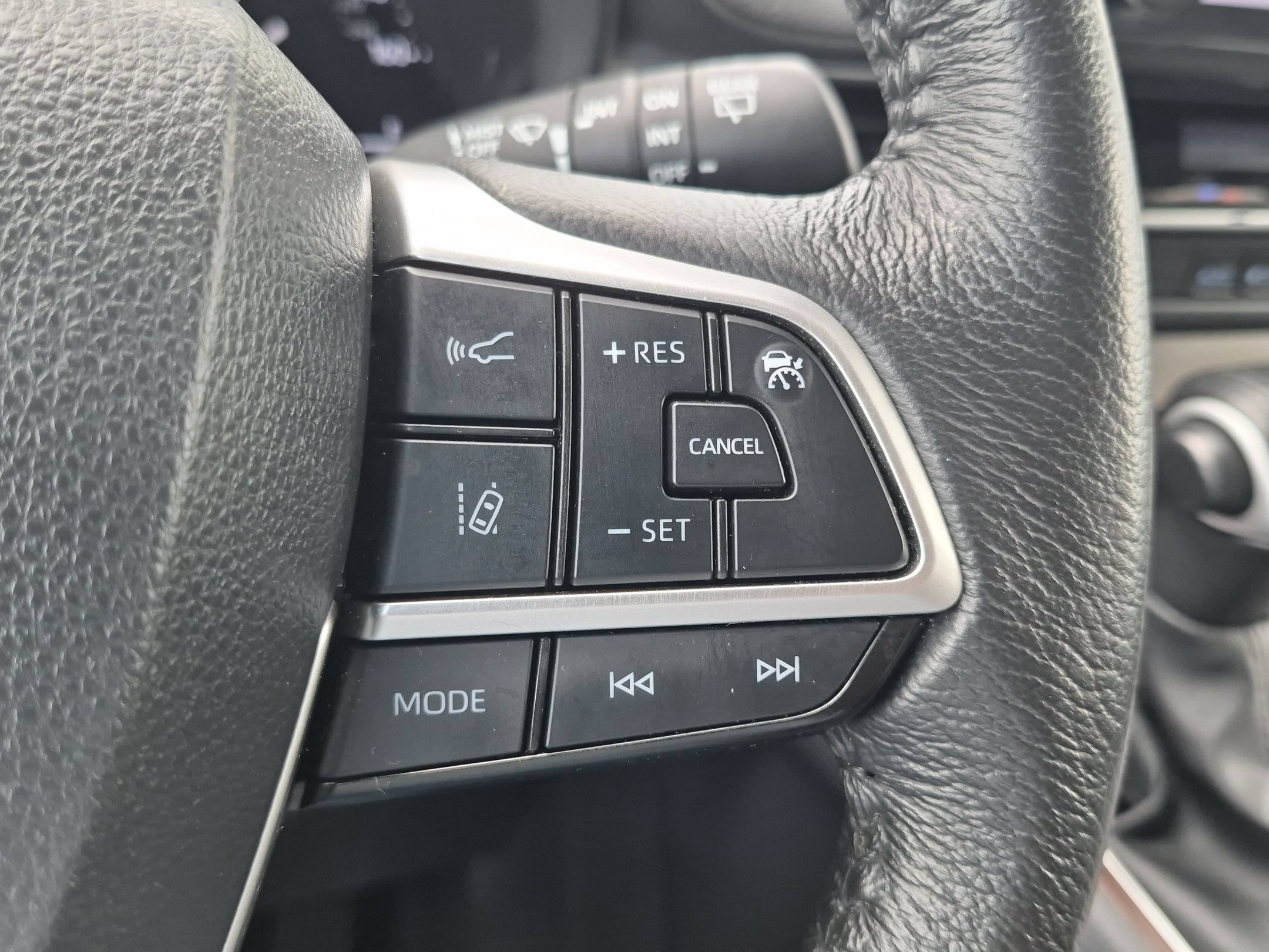 Used 2023 Toyota Sienna XLE AWD/4WD image 15