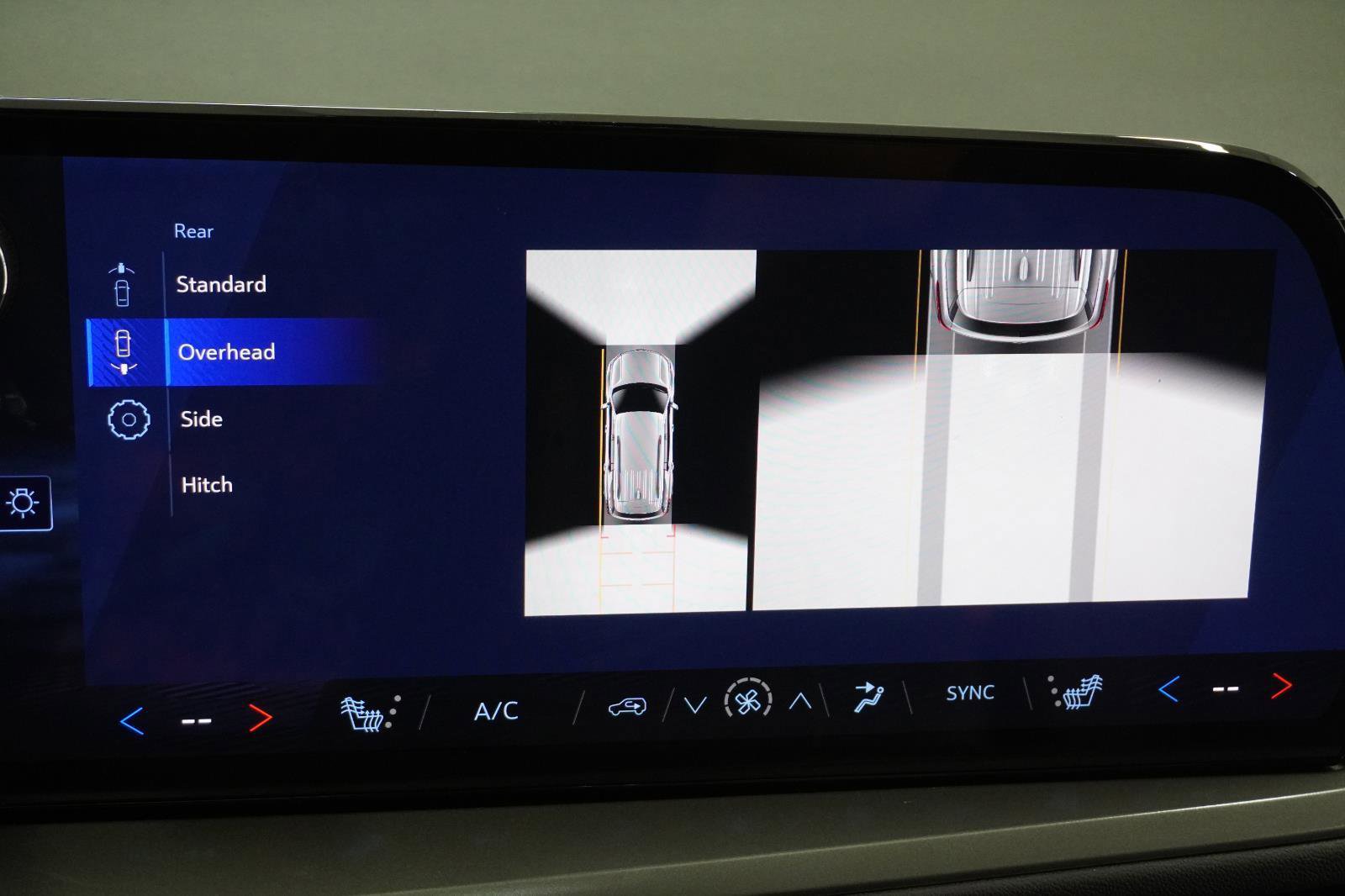 New 2026 Chevrolet Traverse LT w/ Sun and Wheel Package image 30