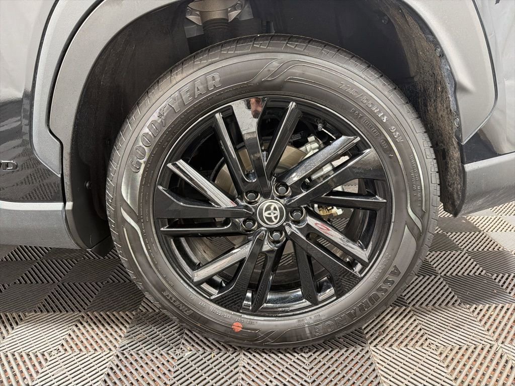 Used 2024 Toyota Corolla Cross AWD Hybrid image 31