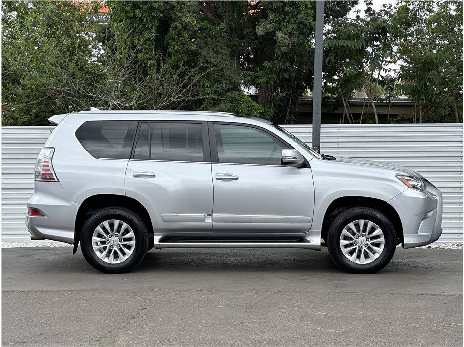 Used 2016 Lexus GX 460 w/ Premium Package AWD/4WD image 9