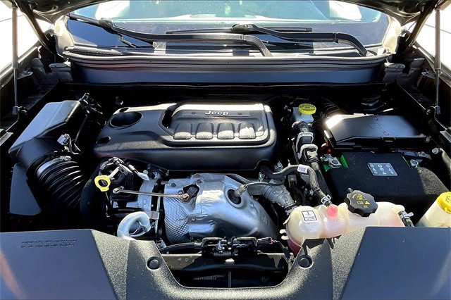 Used 2019 Jeep Cherokee Trailhawk image 9