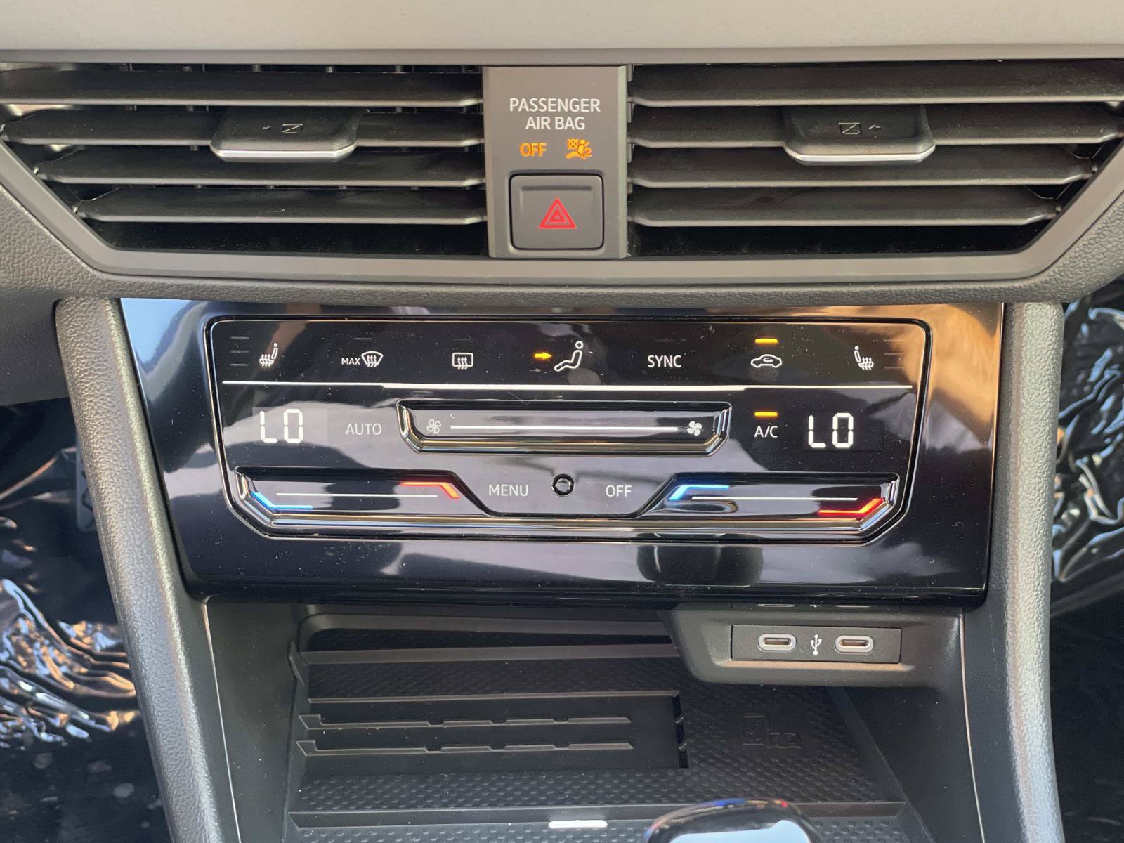 New 2027 Volkswagen Jetta SE FWD image 18